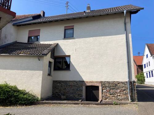 Seitenansicht - 6 Zimmer Bauernhaus, Landhaus in Spall