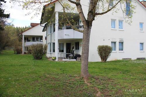 Terrasse Garten - Exklusive Erdgeschosswohnung mit Terrasse und Gartenanteil in idyllischer Waldrandlage