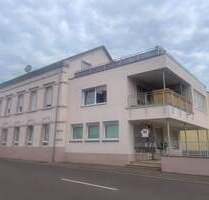 Single-Apartment im Dachgeschoss eines Mehrfamilienhauses in Schwemlingen