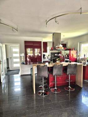 Küche mit Theke - Einfamilienhaus mit 150,00 m&sup2; in Wolfhagen zum Kaufen