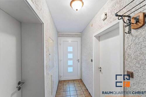 Flur - 6 Zimmer Mehrfamilienhaus, Wohnhaus in Kemnath