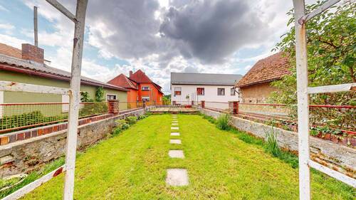 Garten - Einfamilienhaus mit 96,00 m&sup2; in Obereisenheim zum Kaufen