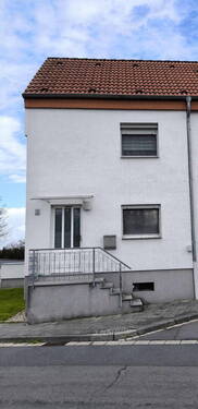 Straßenansicht - Kleines, gemütliches Eigenheim mit Garten und Garage