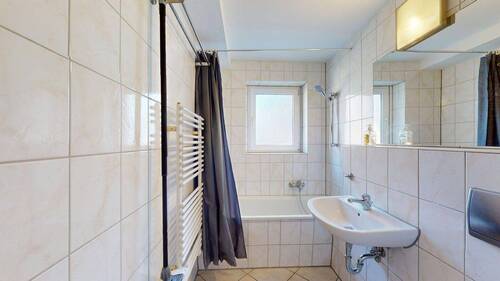 Wohnung links EG - WC - 