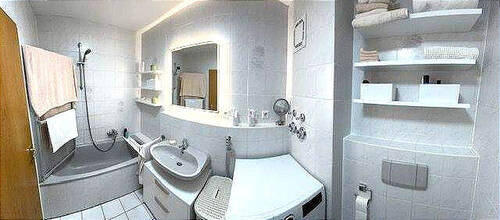 Badezimmer - Etagenwohnung mit 47,00 m² in Schwabach zum Kaufen