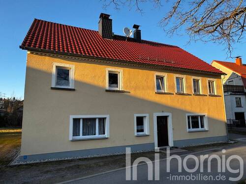 Vorderansicht - Ein Haus, viele Möglichkeiten - Willkommen in Putzkau!
