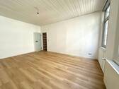Wohnzimmer Ansicht 2 - Etagenwohnung mit 69,00 m&sup2; in Wiesbaden zur Miete