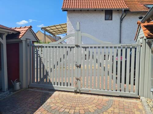 Einfahrtstor - Einfamilienhaus mit 189,50 m² in Hargesheim zum Kaufen