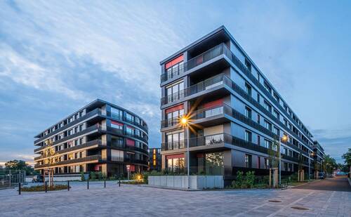 Gebäudeansicht - Etagenwohnung mit 59,10 m² in Dresden zur Miete