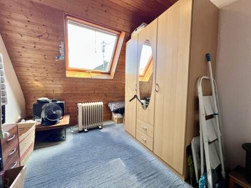 SCHLAFEN/ ESSEN IM DACHGESCHOSS - 