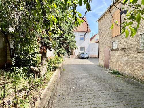 ANSICHT ANWESEN - 7 Zimmer Mehrfamilienhaus, Wohnhaus in Wiesbaden