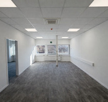 All-In Büro 72 m² in Rottendorf - sofort verfügbar, 247, Küche & Parkplatz