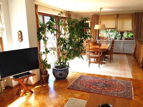 Wohnzimmer zum Essbereich - 