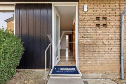 Hauseingang - Reihenmittelhaus mit 115,00 m&sup2; in Köln zum Kaufen