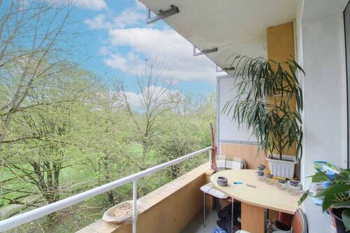 Balkon - Etagenwohnung mit 65,80 m&sup2; in Hildesheim zum Kaufen
