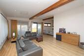 Blick in das große Wohnzimmer - 