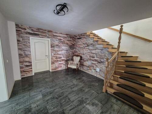 Großer EssbereichZugang Garage - 