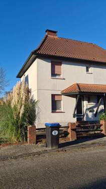 Vorderansicht - Doppelhaushälfte in Varel - 129.000,00&nbsp;EUR Kaufpreis, ca.&nbsp; 70,00&nbsp;m&sup2;&nbsp;Wohnfl&auml;che