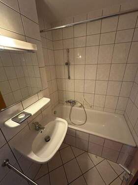 Bad(2).jpg - Etagenwohnung in Homburg zum Kaufen