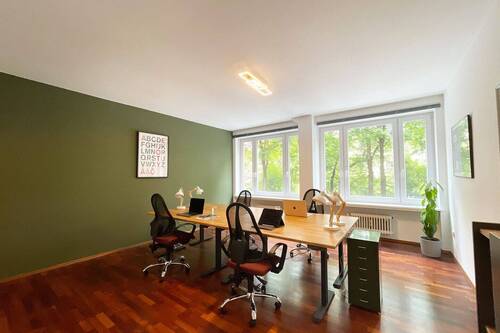 Büroraum Daniel - Loft an der Isar: Heller Büroraum Daniel mit Bar-Atmosphäre