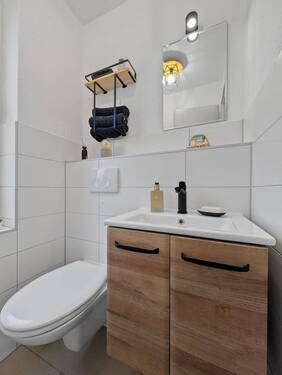 Gäste - WC - Werz Immobilien - 