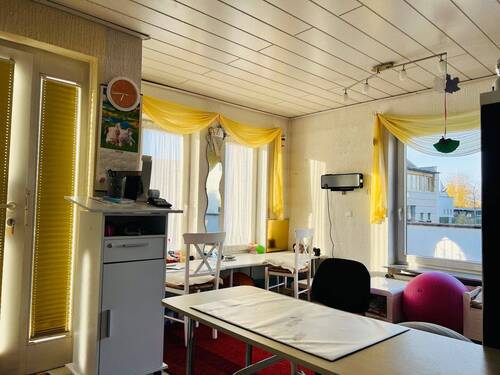 Zimmer mit Bad im Anbau.jpg - 