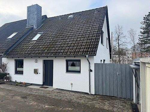 27-Eingangs-u.Giebelseite - 