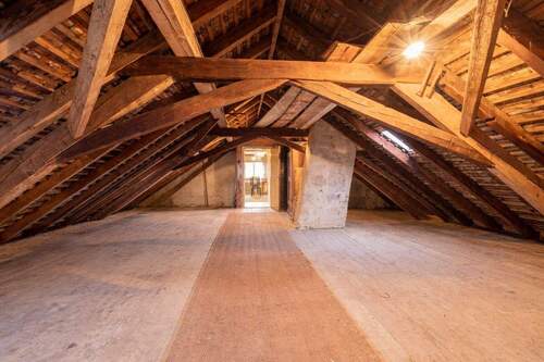 Dachboden mit Ausbaupotenzial - 