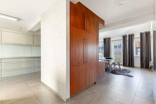 Geräumiger Eingangsbereich - 