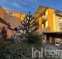 Stadthaus mit eigenen Parkplätzen und kleinem Garten im Zentrum von Kamenz