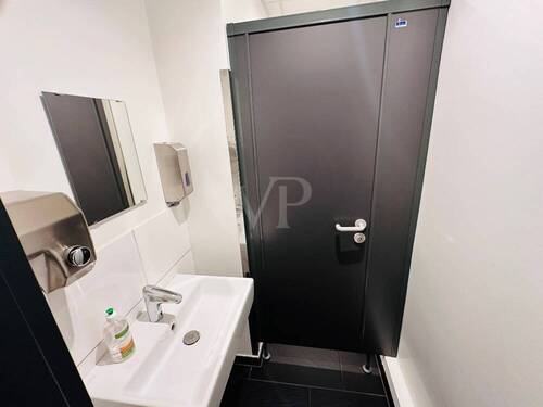 Damen WC Spielhalle - 