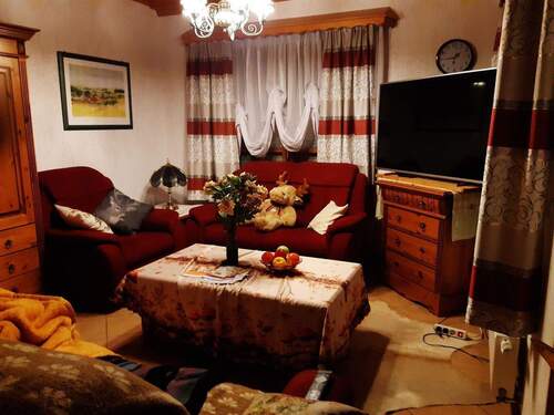 Wohnzimmer - 7 Zimmer Mehrfamilienhaus, Wohnhaus in Homberg/Efze