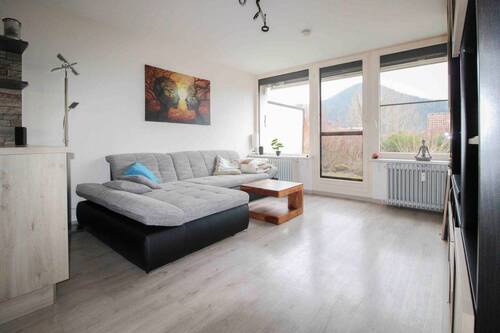 Ess- und Wohnzimmer Bild 2 - Wellness pur - Renovierte 2-Zimmer-Terrassenwohnung mit Carport - Schwimmbad, Sauna, Fitness