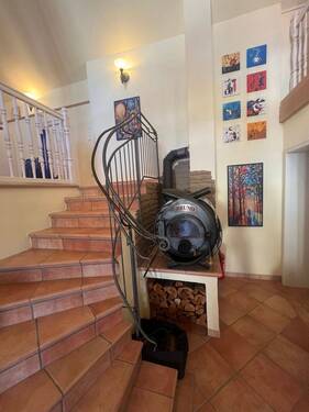 Bollerofen und Treppe zu Ebene 1 - 