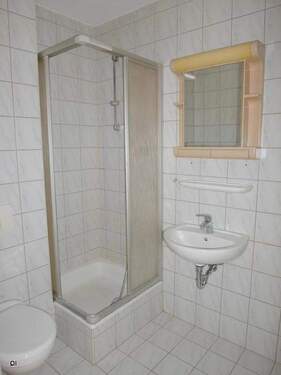 Bad mit Dusche(Beispielbild) - 1 Zimmer Etagenwohnung in Chemnitz