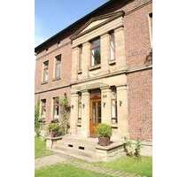 Exklusive Dachgeschosswohnung im barocken Herrschaftshaus - Wohnträume über den Dächern Dortmunds