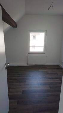 Zimmer 2 - Etagenwohnung mit 60,00 m&sup2; in Nordenham zur Miete