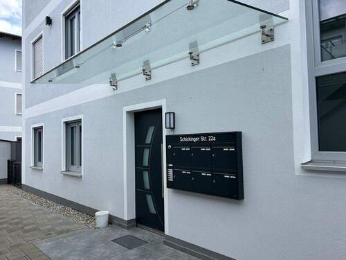 Hauseingang - Etagenwohnung mit 96,60 m&sup2; in Ampfing zur Miete