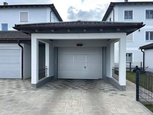 Ein-Ausfahrt Tiefgarage - 