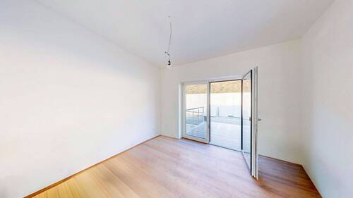 Hobbyzimmer / Durchgang Terrasse - 