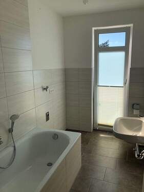 Badezimmer.jpg - 3 Zimmer Etagenwohnung in Hamburg