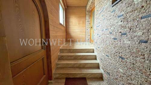 Eingang - 9 Zimmer Einfamilienhaus zum Kaufen in Moosburg