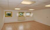 helle Räume - Bürofläche im Obergeschoss - Gewerbegebiet mit Parkmöglichkeiten