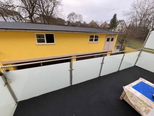 Balkon Obergeschoss - Großzügiges Zweifamilienhaus mit Nebengebäude und viel Potenzial zum Ausbau
