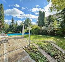 Familienidylle in Neckartenzlingen - Einfamilienhaus mit großem Grundstück und Pool