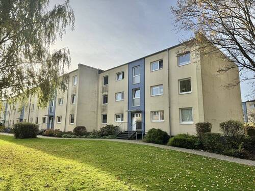 Außenansicht - Vermietete 3-Zimmer-Wohnung mit Loggia in Ammersbek