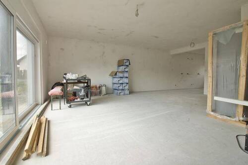 Wohnbereich - 4 Zimmer Reihenendhaus zum Kaufen in Oberstreu