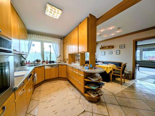 Küche mit Essbereich (1.OG) - 