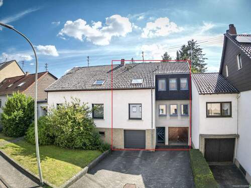 Front - Reihenmittelhaus zum Kaufen in Püttlingen