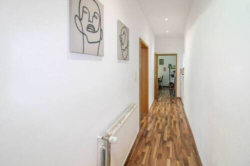 Flur - Denkmalgeschützte 3-Zimmer-Altbauwohnung in Hannover-List - leer ab dem 01.08.